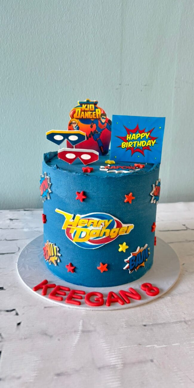 Superhero Cake 15